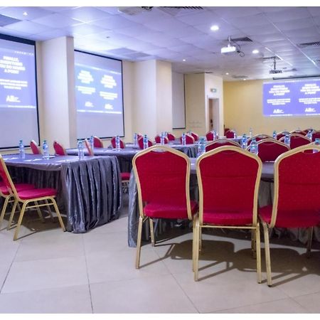 Ibis Lagos Airport Икея Экстерьер фото