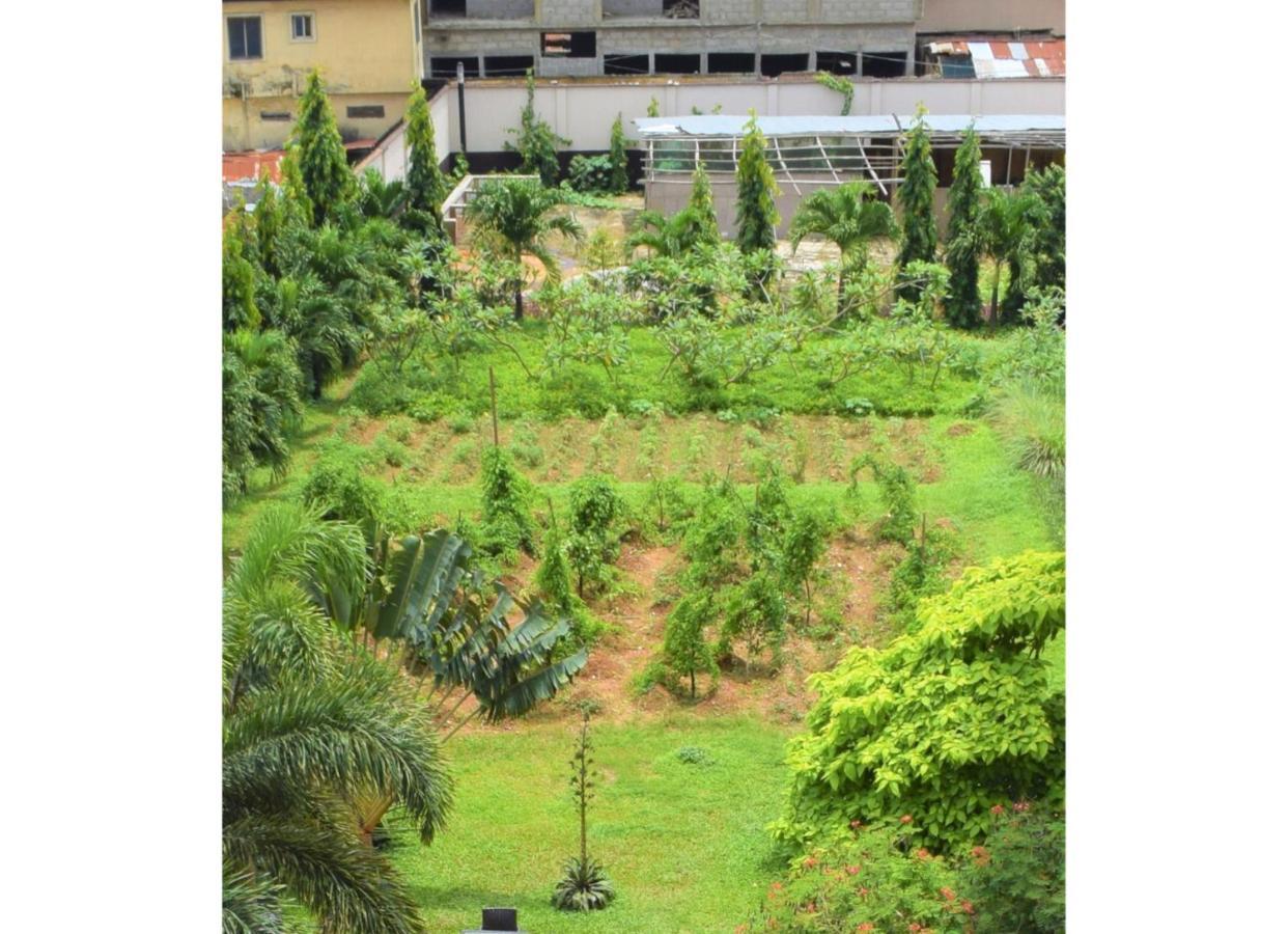 Ibis Lagos Airport Икея Экстерьер фото