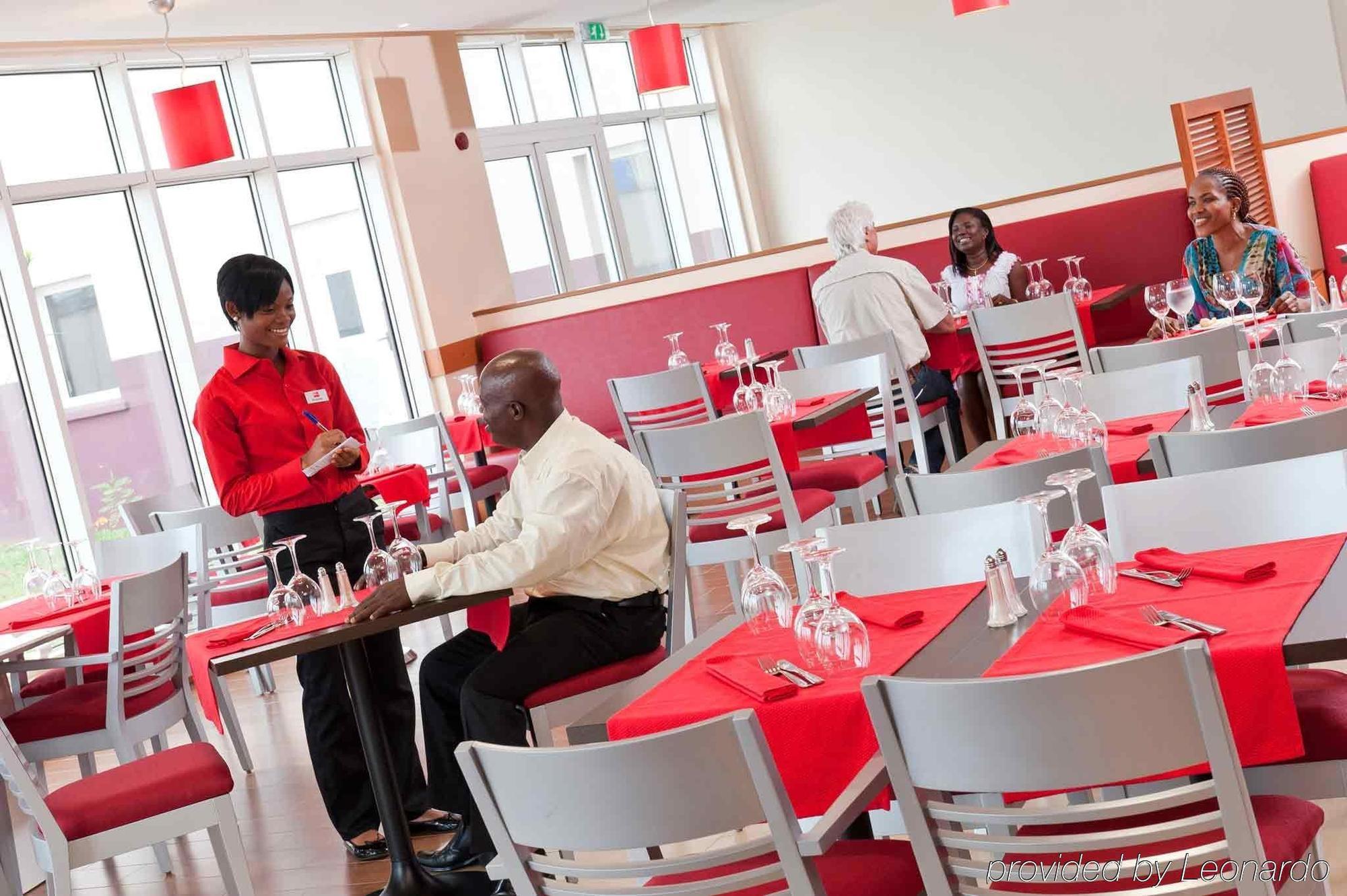 Ibis Lagos Airport Икея Экстерьер фото