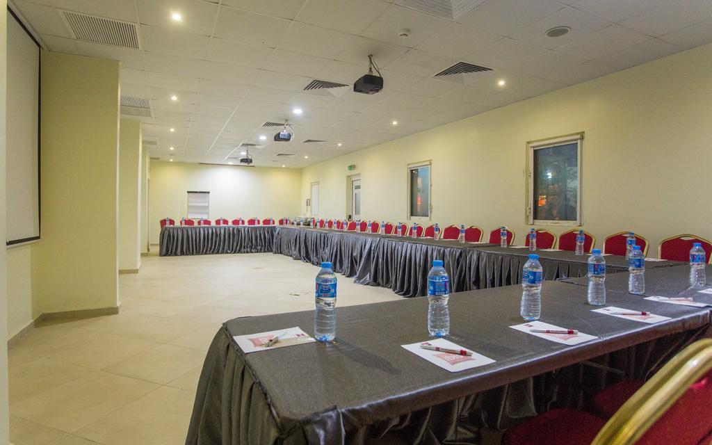Ibis Lagos Airport Икея Экстерьер фото