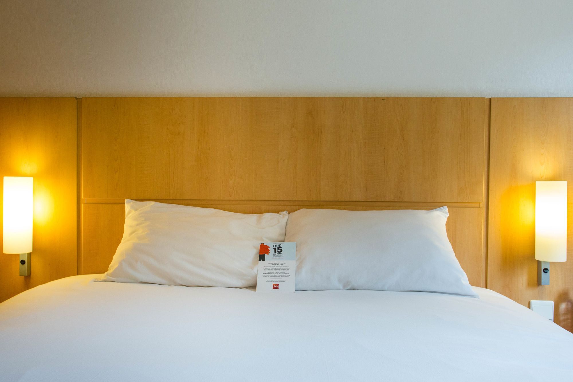 Ibis Lagos Airport Икея Экстерьер фото