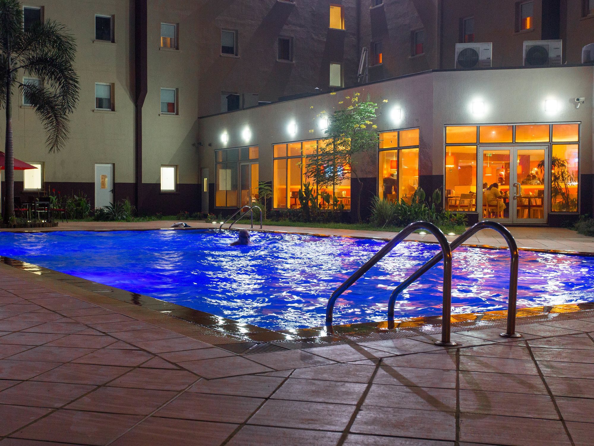 Ibis Lagos Airport Икея Экстерьер фото