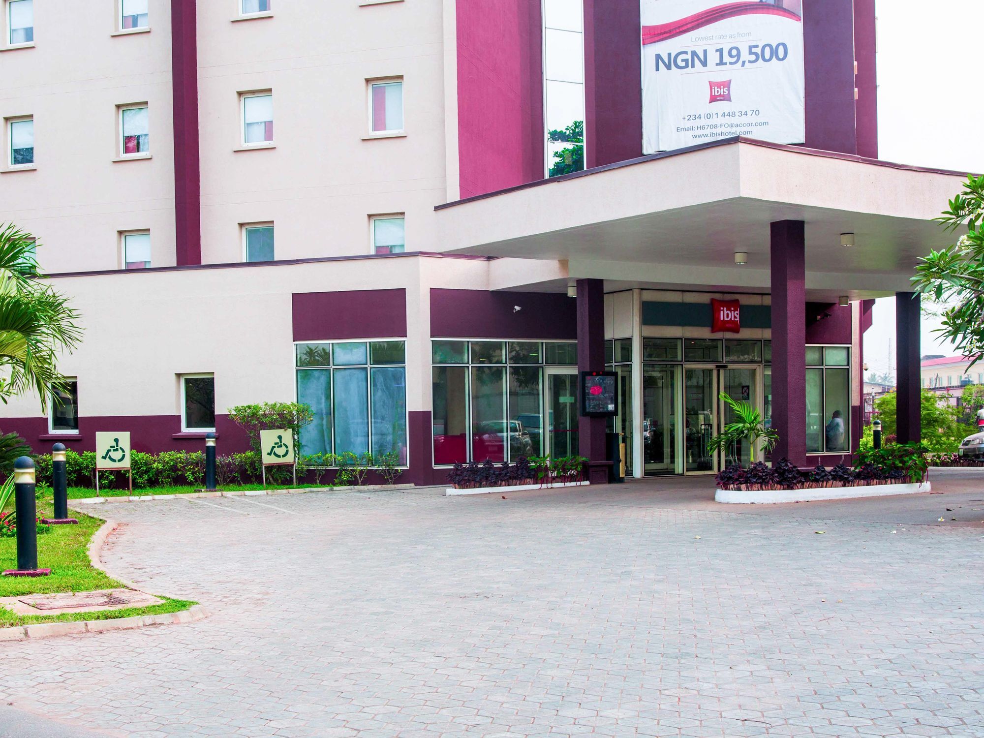 Ibis Lagos Airport Икея Экстерьер фото
