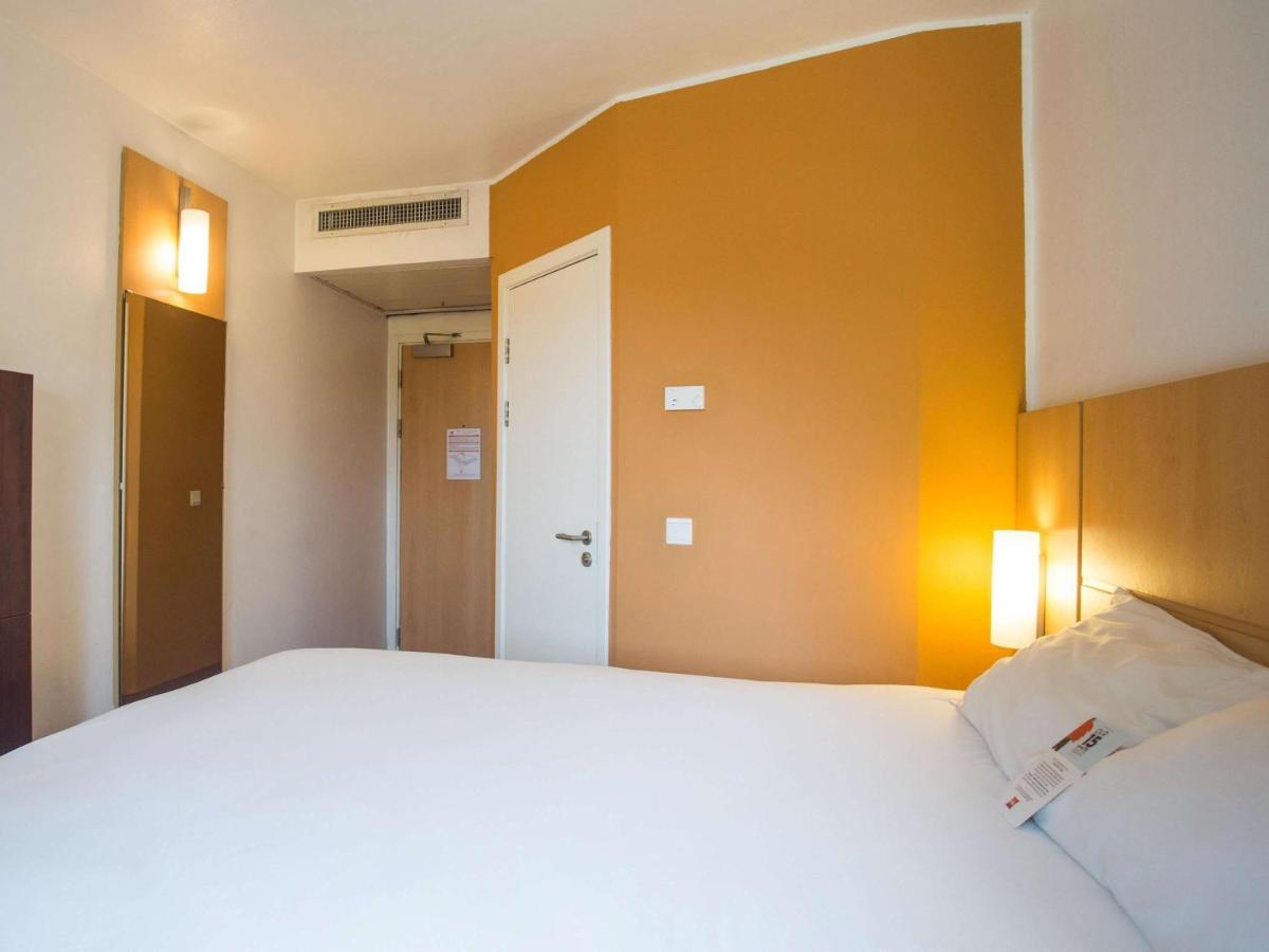 Ibis Lagos Airport Икея Экстерьер фото