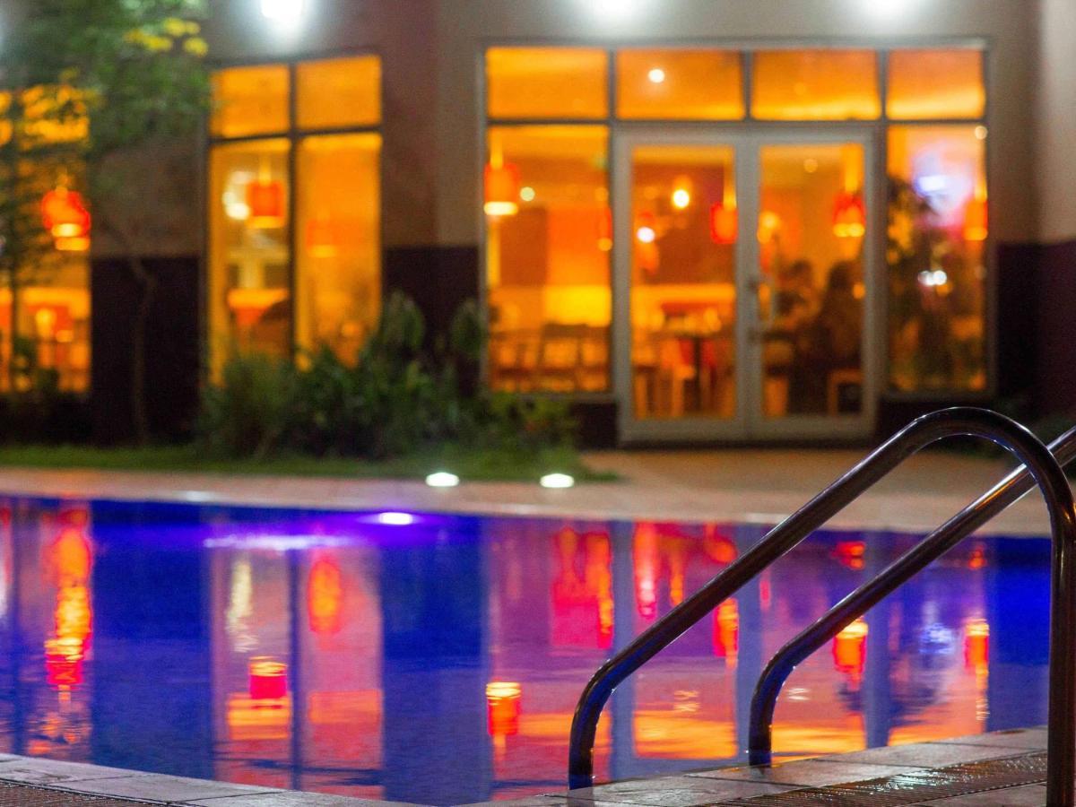 Ibis Lagos Airport Икея Экстерьер фото