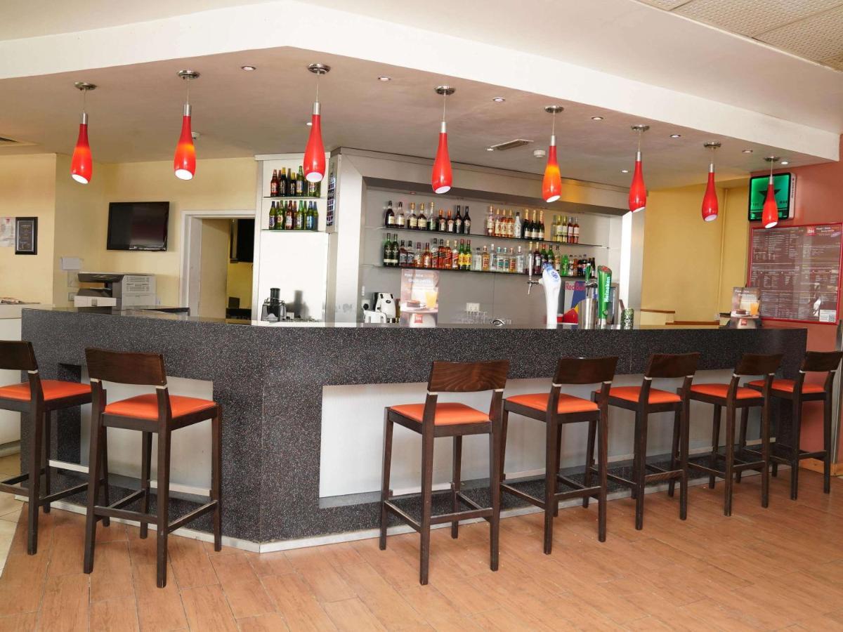 Ibis Lagos Airport Икея Экстерьер фото